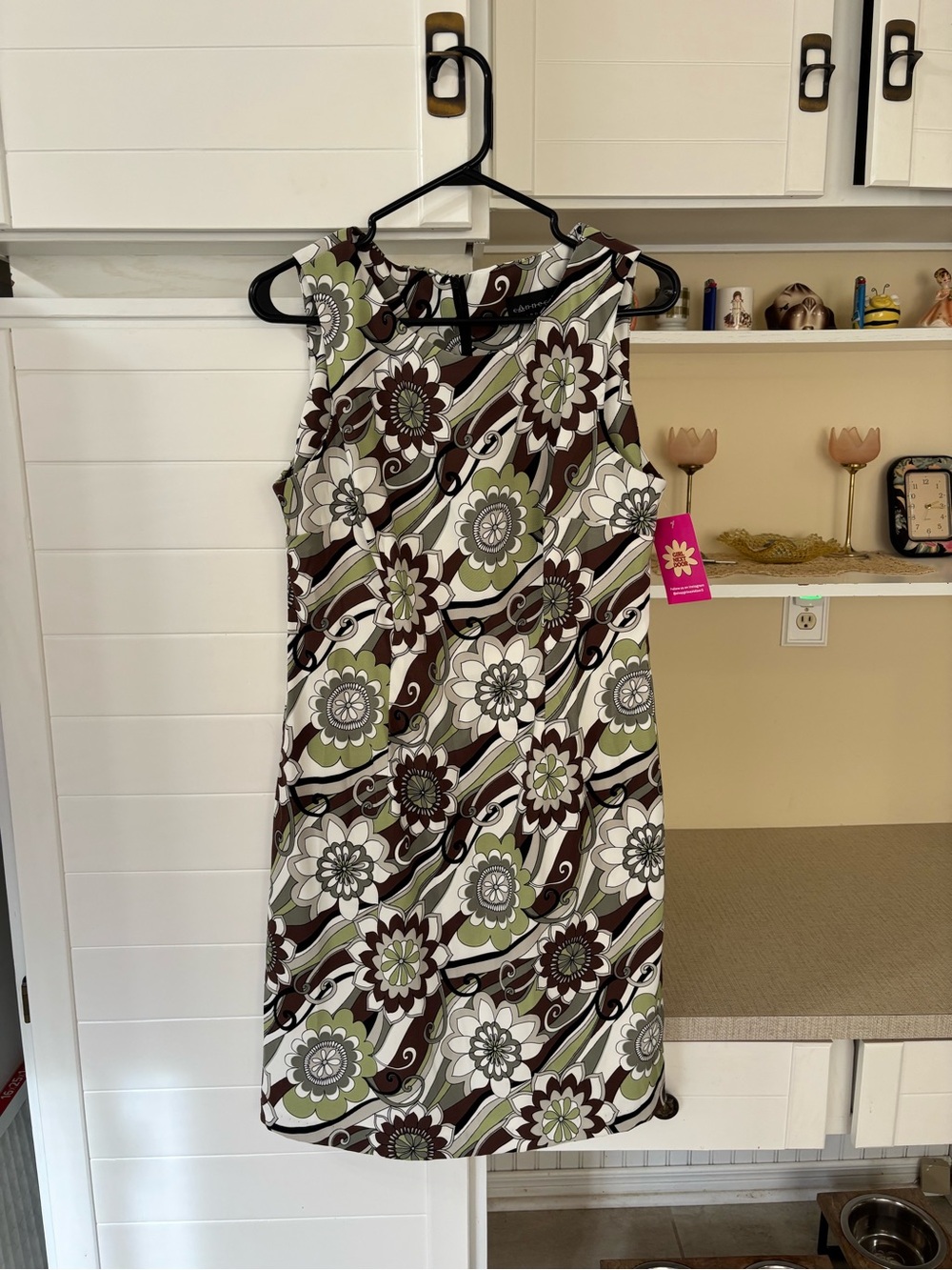 Vintage Sleeveless Floral Shift Dress